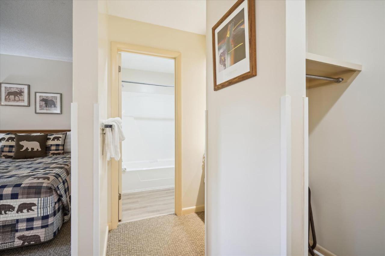 | Cedarbrook Hotel Room w/2 doubles 101