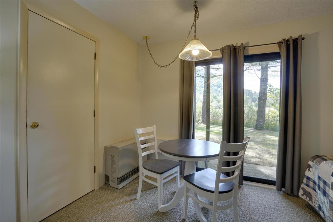 | Cedarbrook Hotel Room w/2 doubles 101