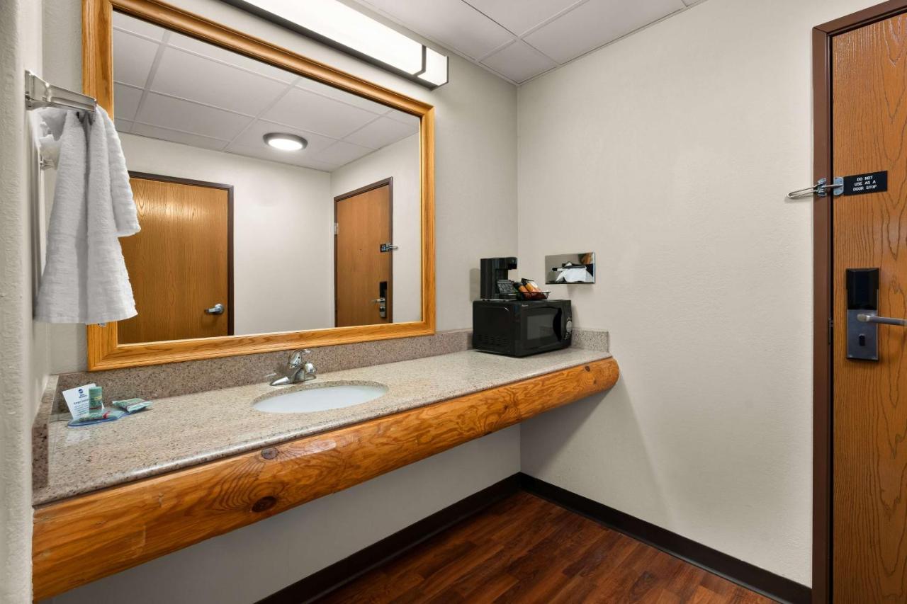 Queen Room with Two Queen Beds at Best Western Northwoods Lodge