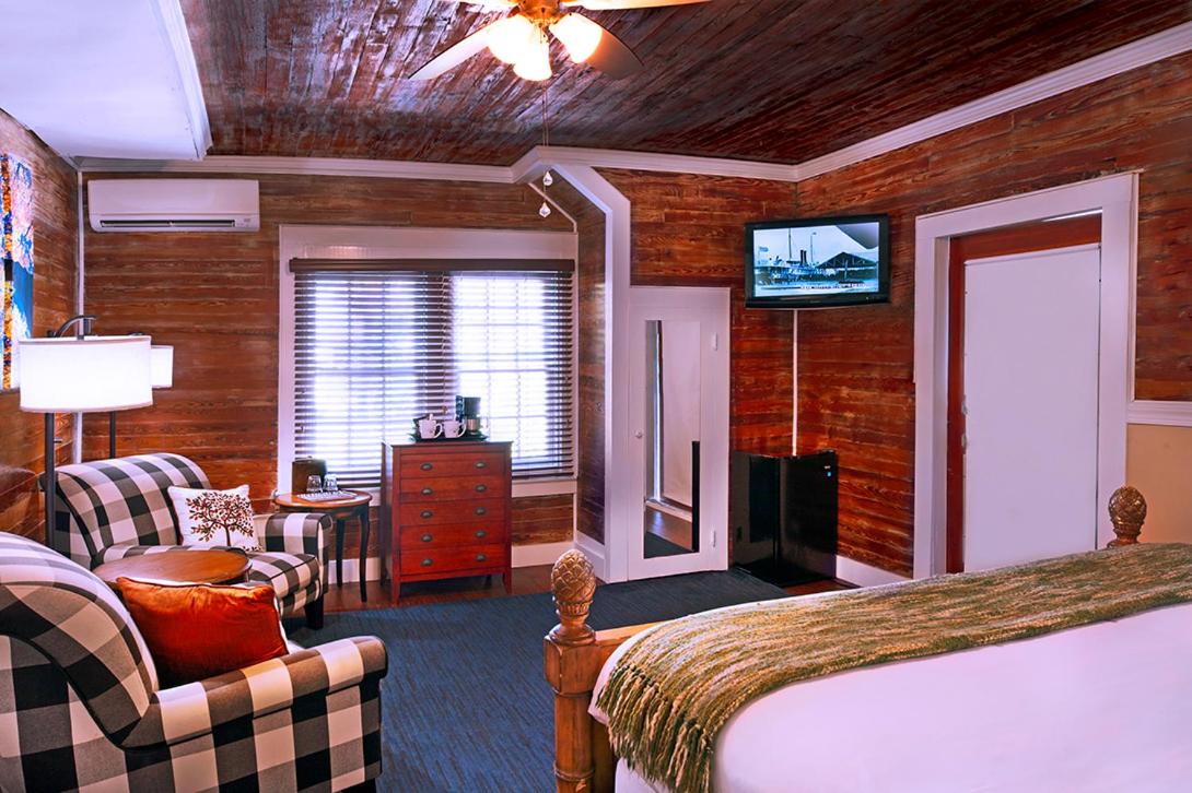 | The Inn on Fleming