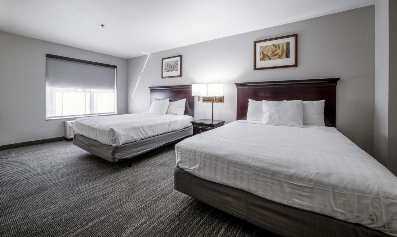Queen Room with Two Queen Beds - Disability Access at Country Inn & Suites by Radisson, Ontario at Ontario Mills, CA