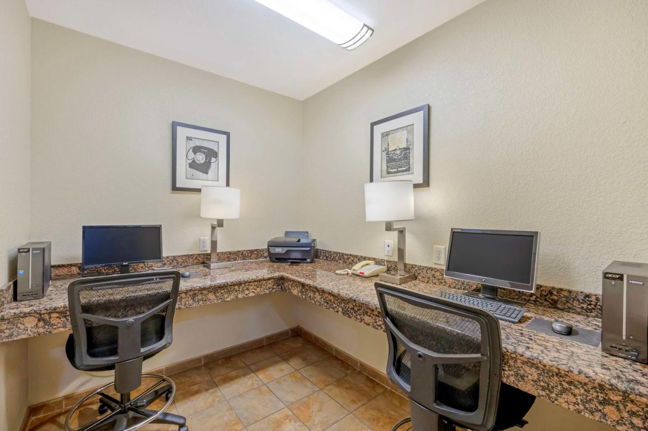 | Best Western Plus Guymon Hotel & Suites