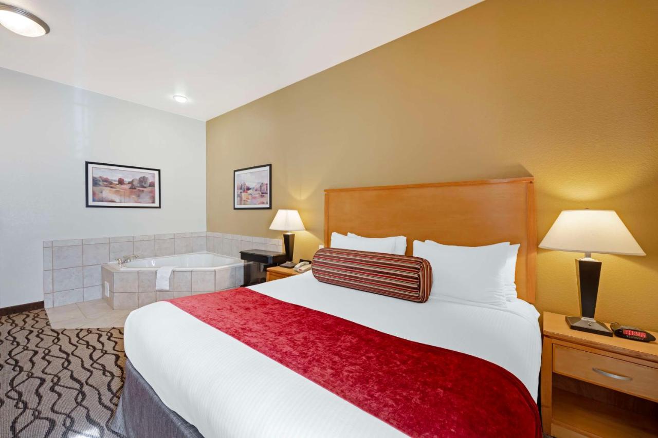 | Best Western Plus Guymon Hotel & Suites