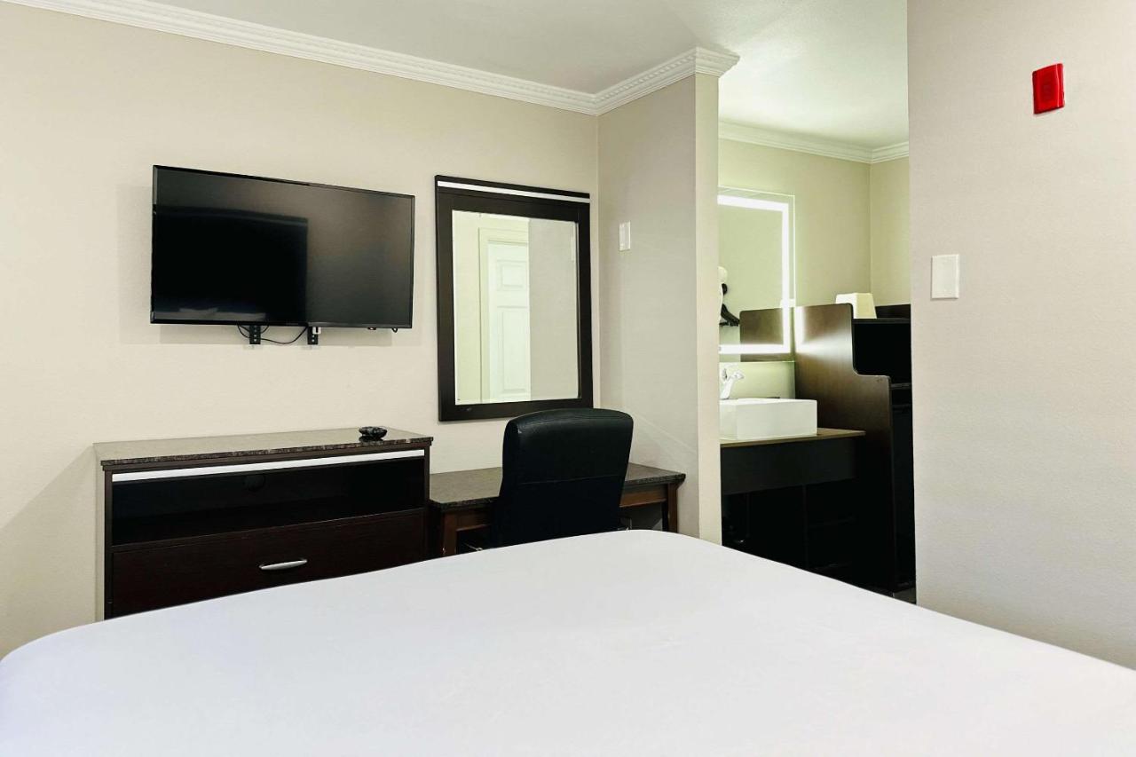 | Rodeway Inn Lemon Grove San Diego East