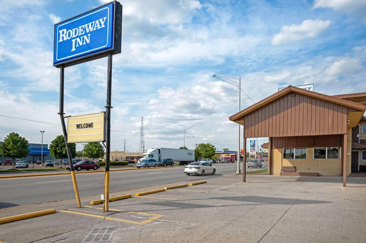 | Rodeway Inn Terre Haute