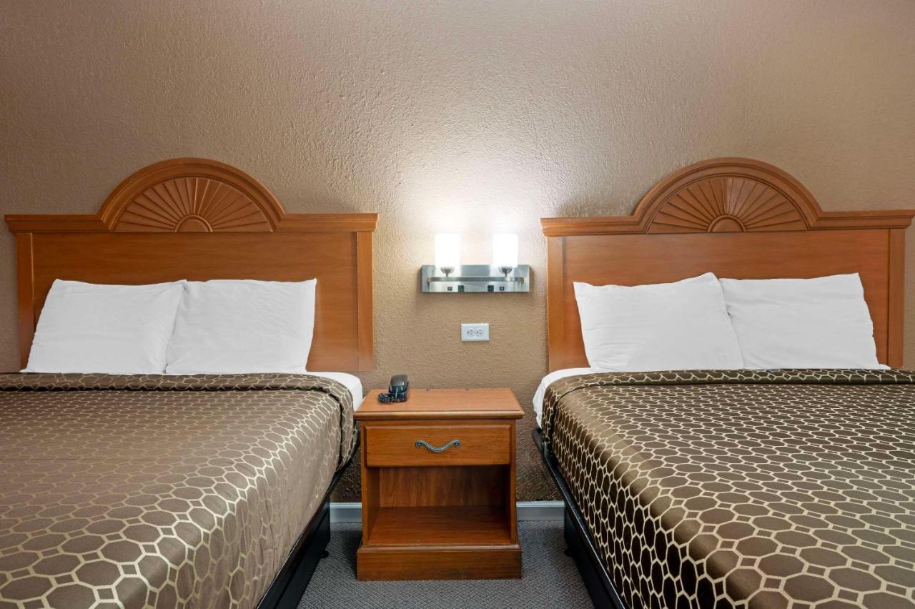 | Rodeway Inn Terre Haute