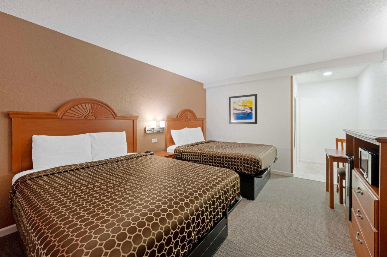 | Rodeway Inn Terre Haute