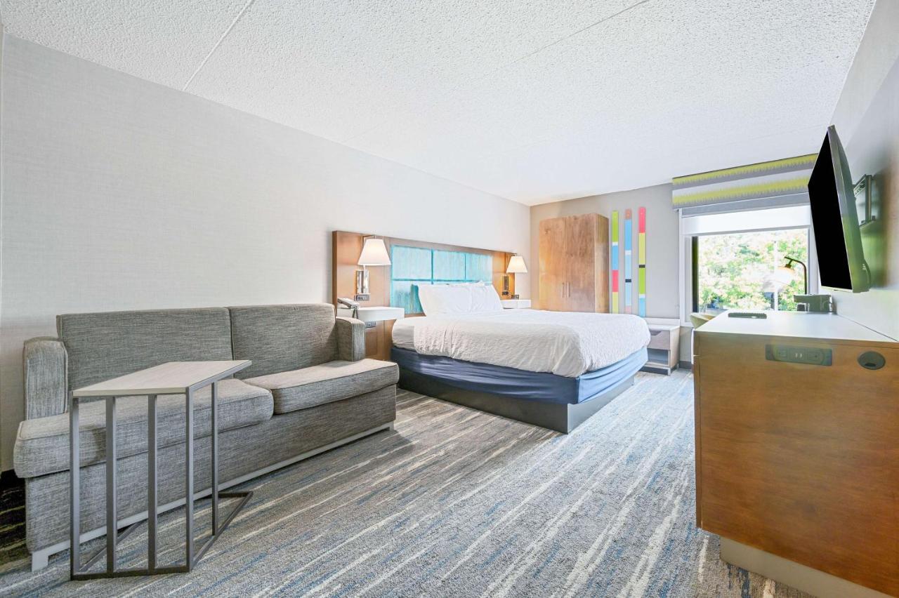 King Studio with Sofa Bed - Non-Smoking at Hampton Inn St. Louis/Westport