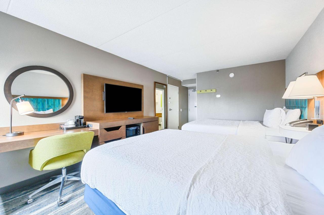 Double Room with Two Double Beds - Non-Smoking at Hampton Inn St. Louis/Westport