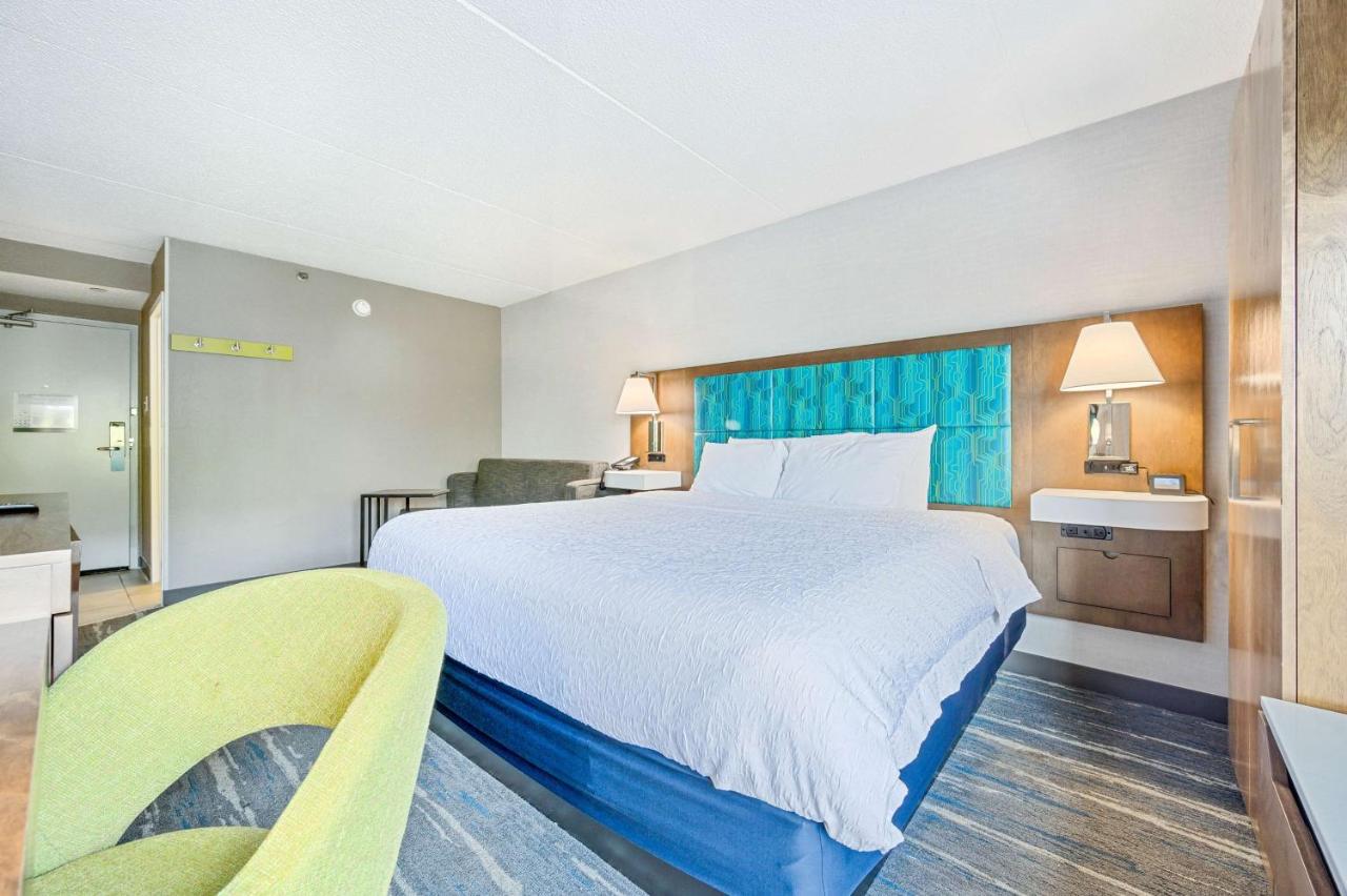 King Studio with Sofa Bed - Non-Smoking at Hampton Inn St. Louis/Westport