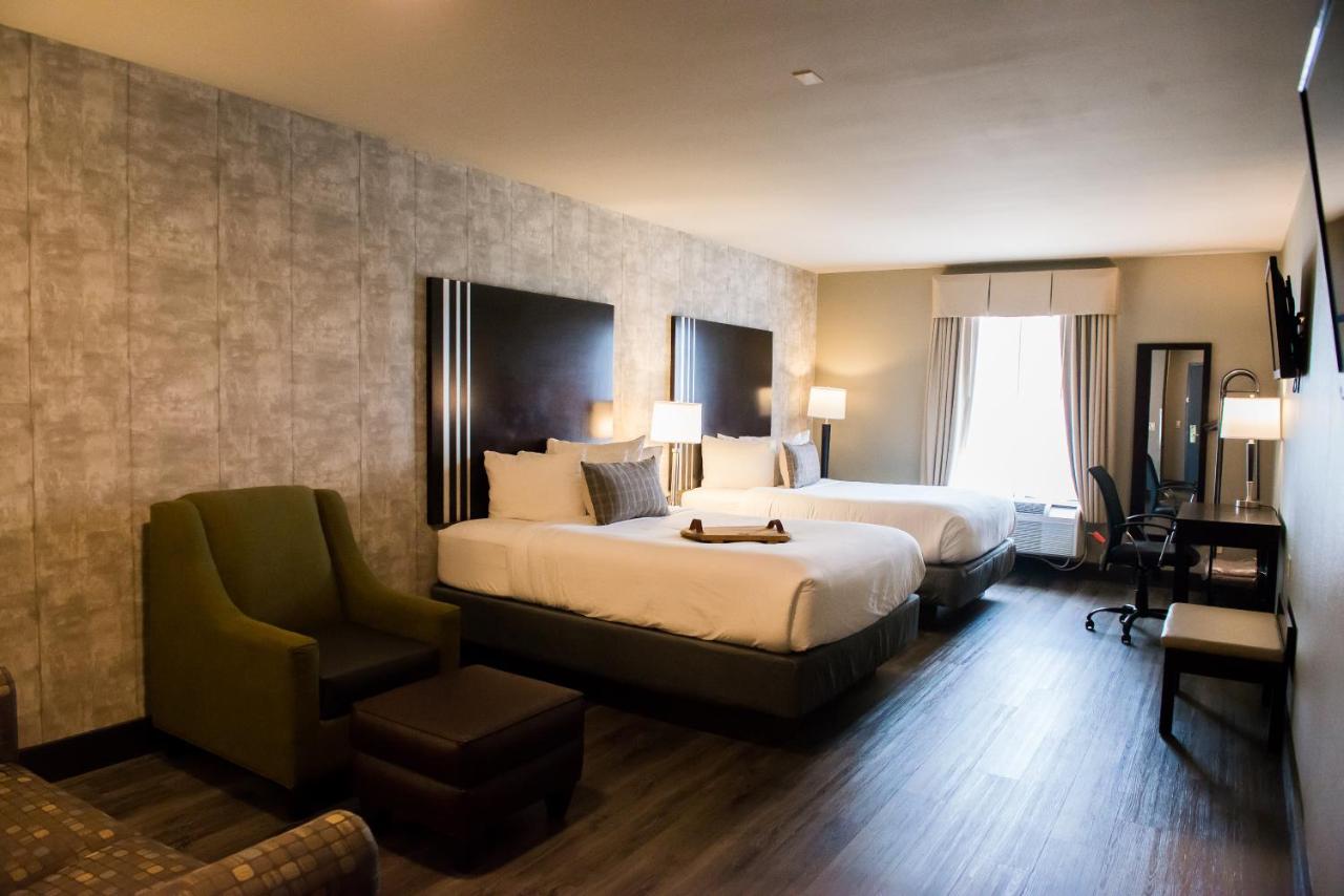 Deluxe Suite at Distill-Inn