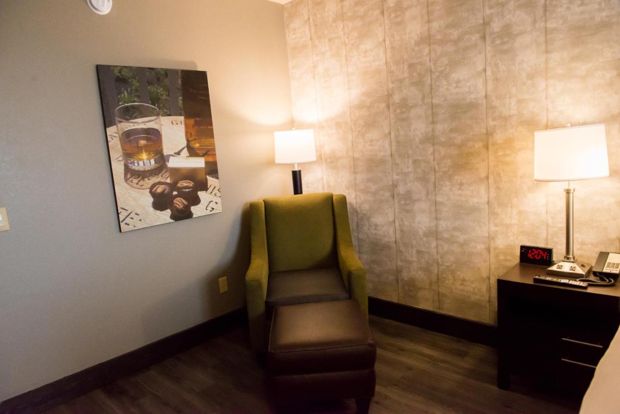 Deluxe Suite at Distill-Inn