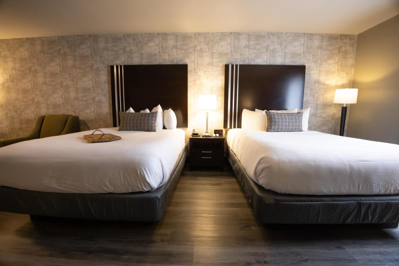 Deluxe Suite at Distill-Inn
