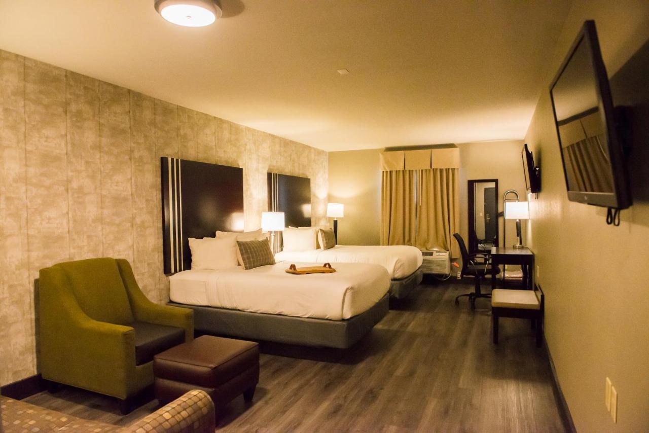 Deluxe Suite at Distill-Inn
