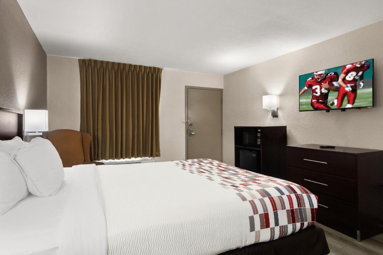 Deluxe Queen Room - Disability Access/Non-Smoking at Red Roof Inn Kingsland