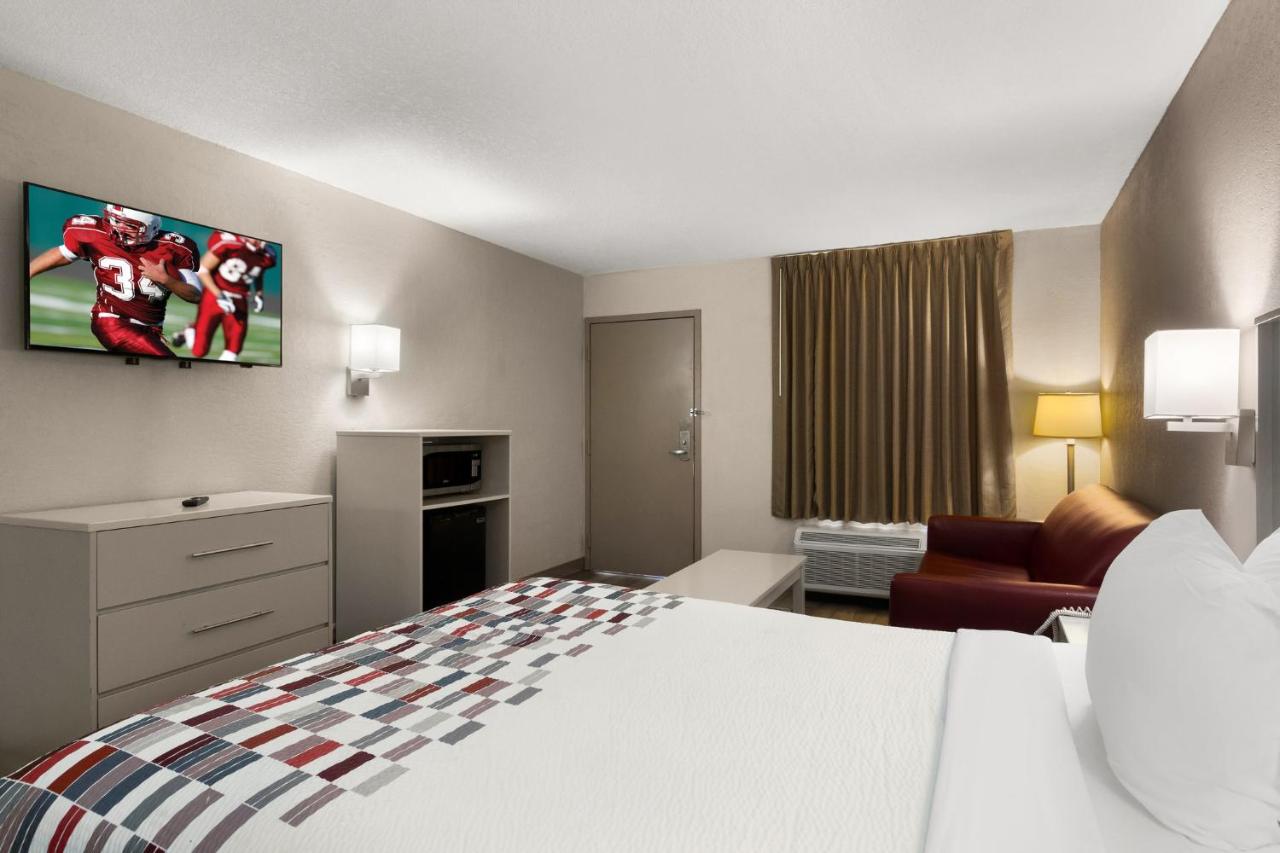 Deluxe Queen Room - Disability Access/Non-Smoking at Red Roof Inn Kingsland