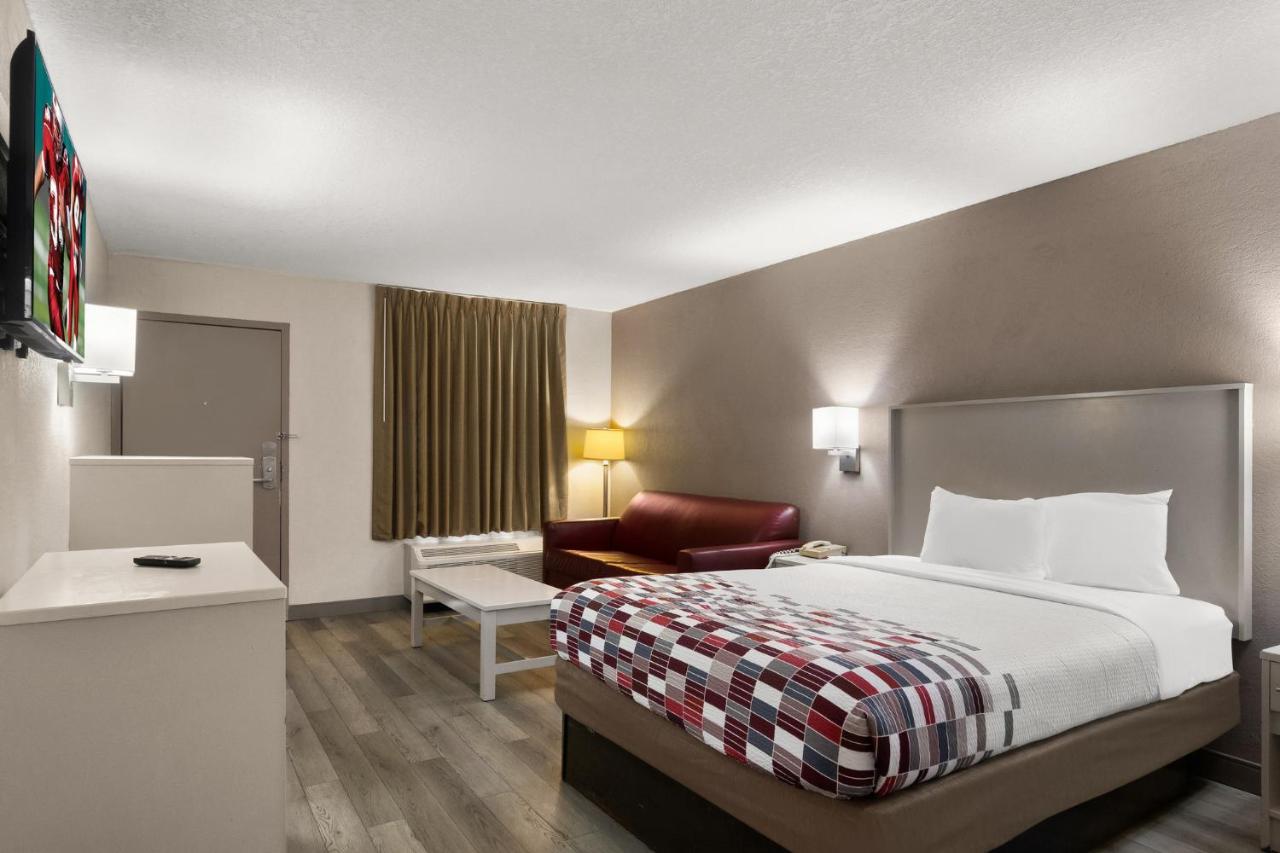 Deluxe Queen Room - Disability Access/Non-Smoking at Red Roof Inn Kingsland
