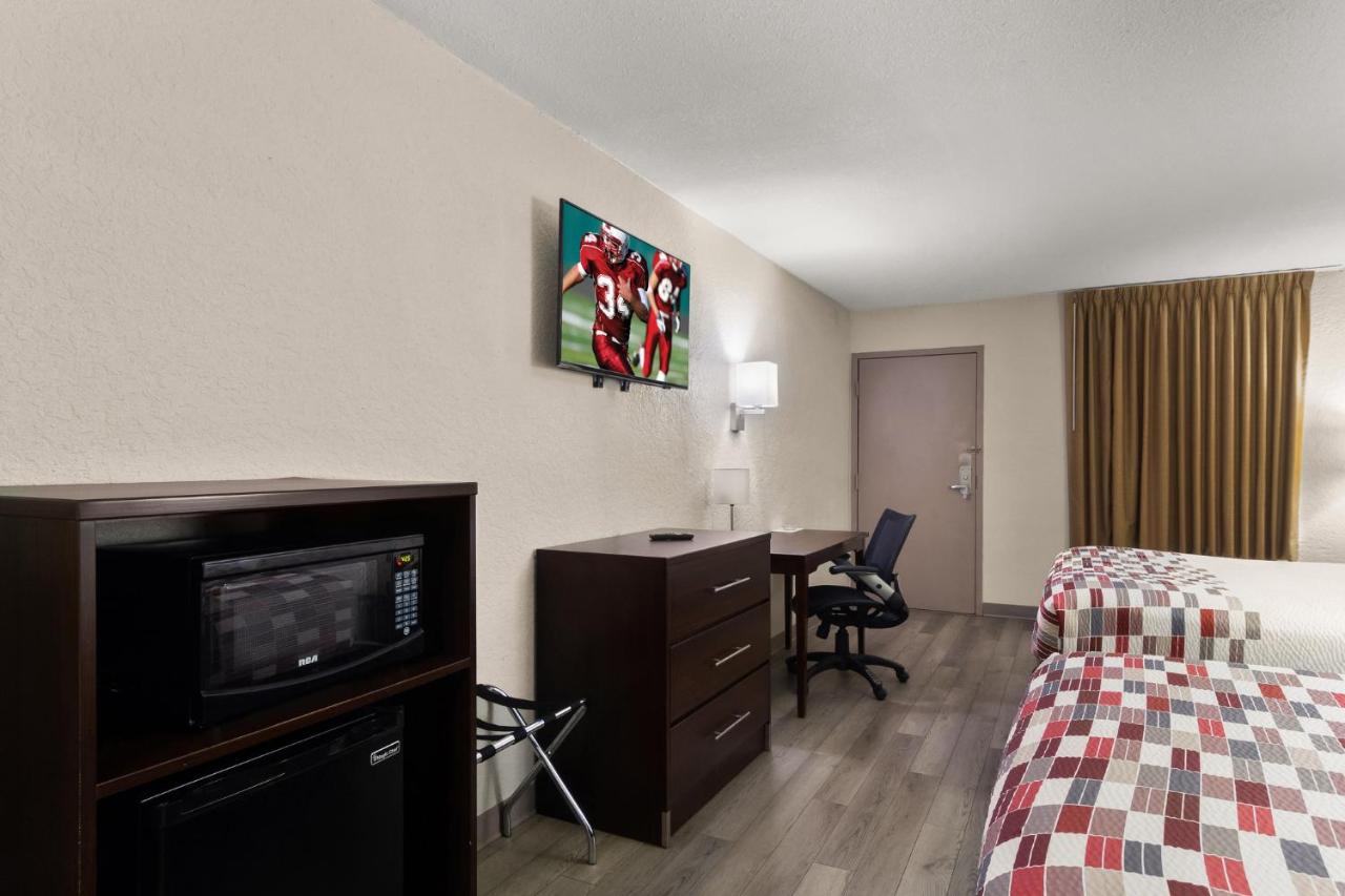 Deluxe Queen Room with Two Queen Beds - Non-Smoking at Red Roof Inn Kingsland