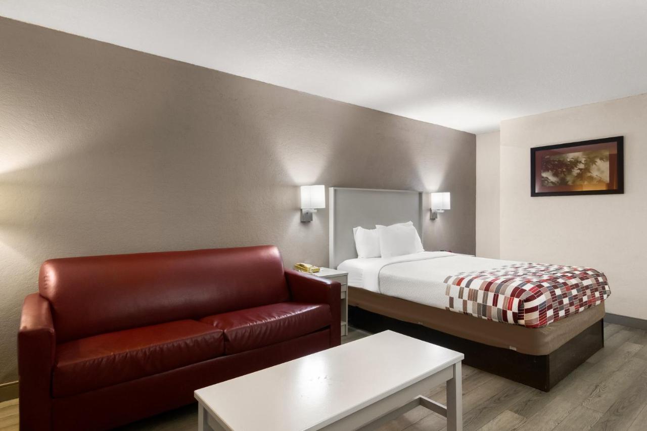 Deluxe Queen Room - Disability Access/Non-Smoking at Red Roof Inn Kingsland