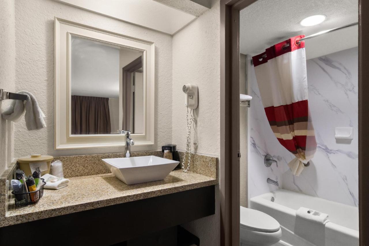 Deluxe Queen Room with Two Queen Beds - Non-Smoking at Red Roof Inn Kingsland