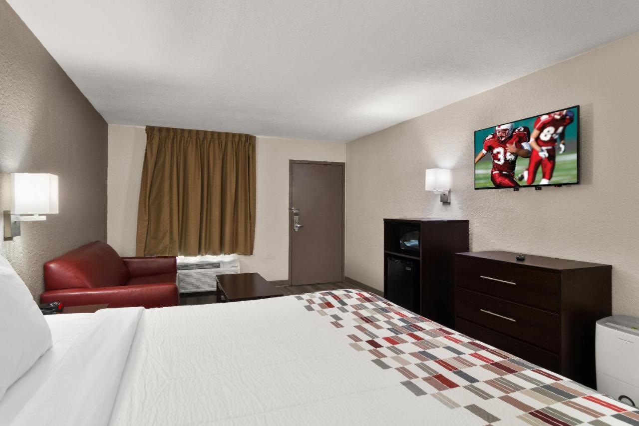 Superior King Room - Non-Smoking at Red Roof Inn Kingsland