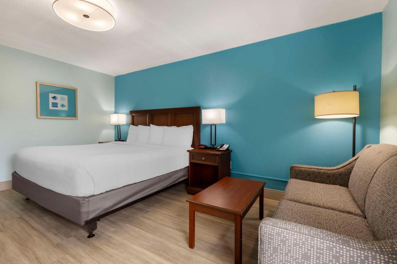King Room - Disability Access/Non-Smoking at Best Western Plus Myrtle Beach @ Intracoastal