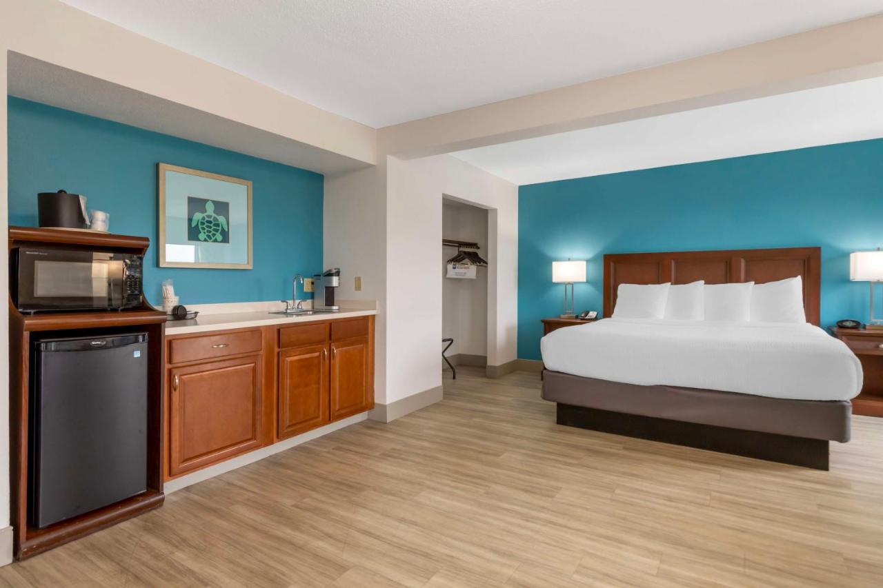 Executive King Room - Non-Smoking at Best Western Plus Myrtle Beach @ Intracoastal
