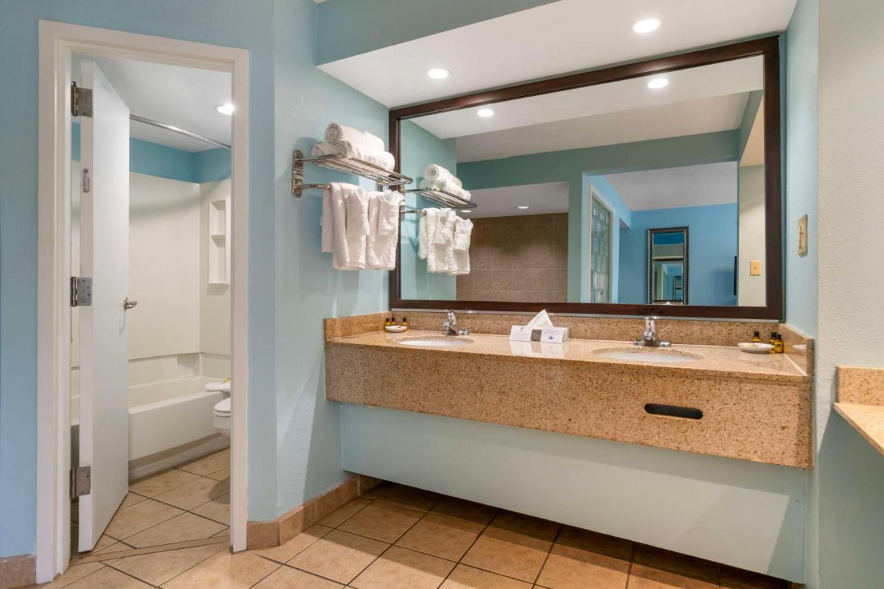 Oversized King Room at Best Western Plus Myrtle Beach @ Intracoastal