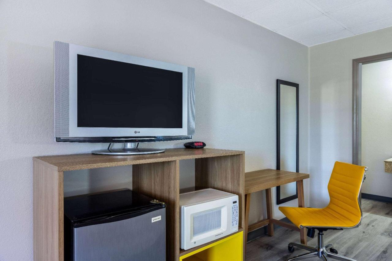 | Days Inn by Wyndham Lincolnton