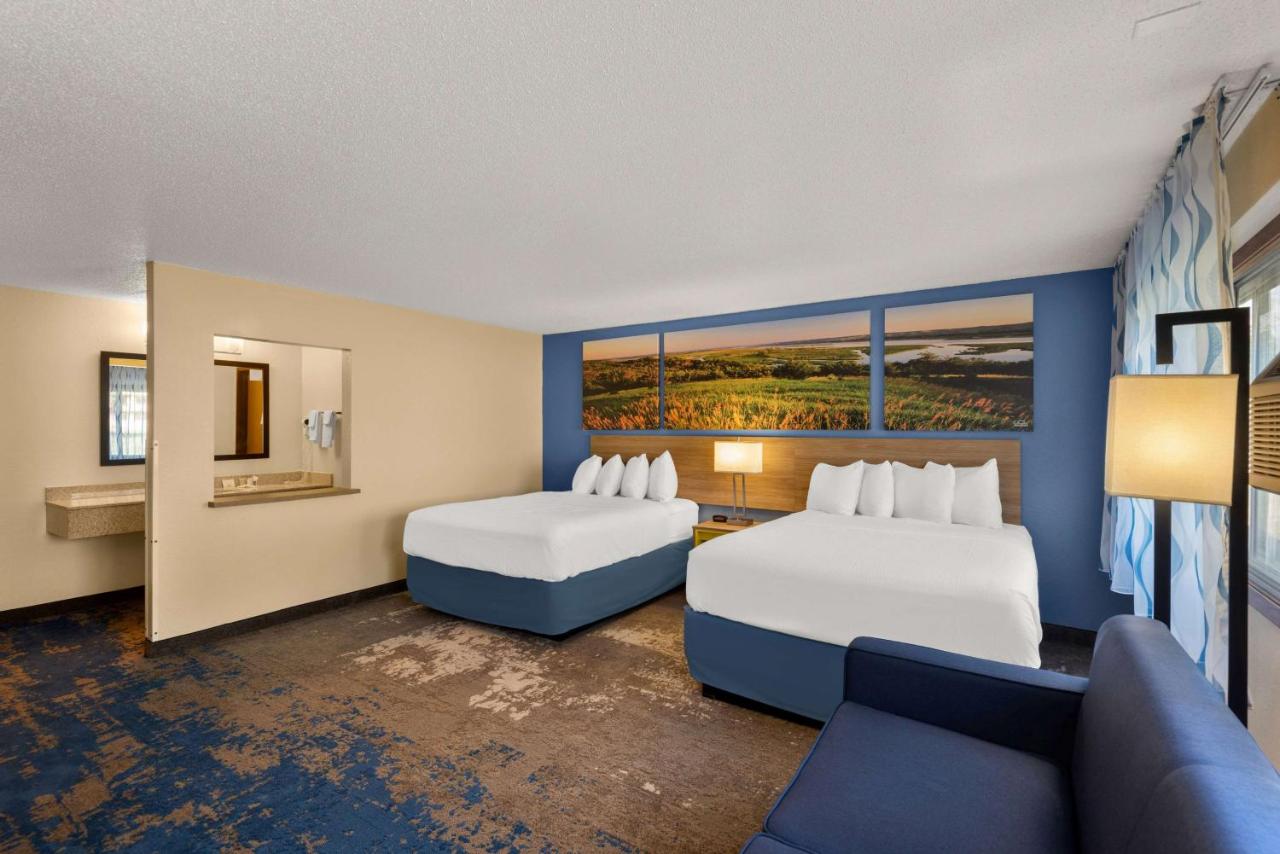 Queen Studio Suite - Non-Smoking at Days Inn by Wyndham Newton