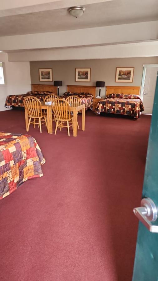  | Yellowstone Country Inn