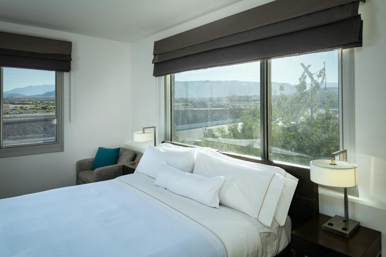 1 Bedroom Suite, 1 King, Sofa bed at Element Las Vegas Summerlin