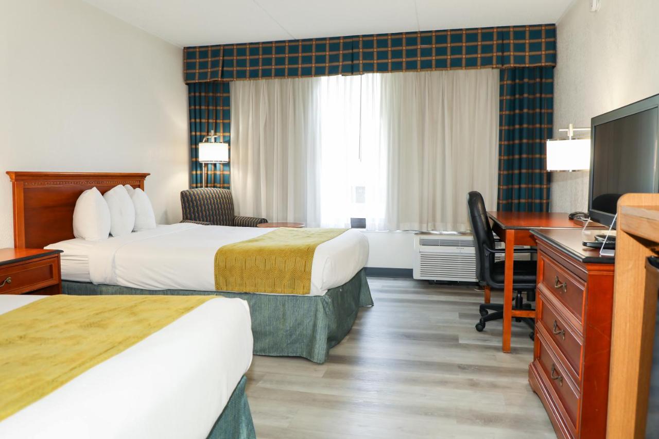 Double Room with Two Double Beds - Non-Smoking at Ramada by Wyndham Cumberland Downtown