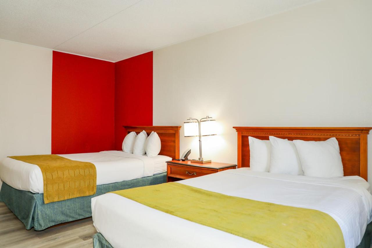 Double Room with Two Double Beds - Non-Smoking at Ramada by Wyndham Cumberland Downtown