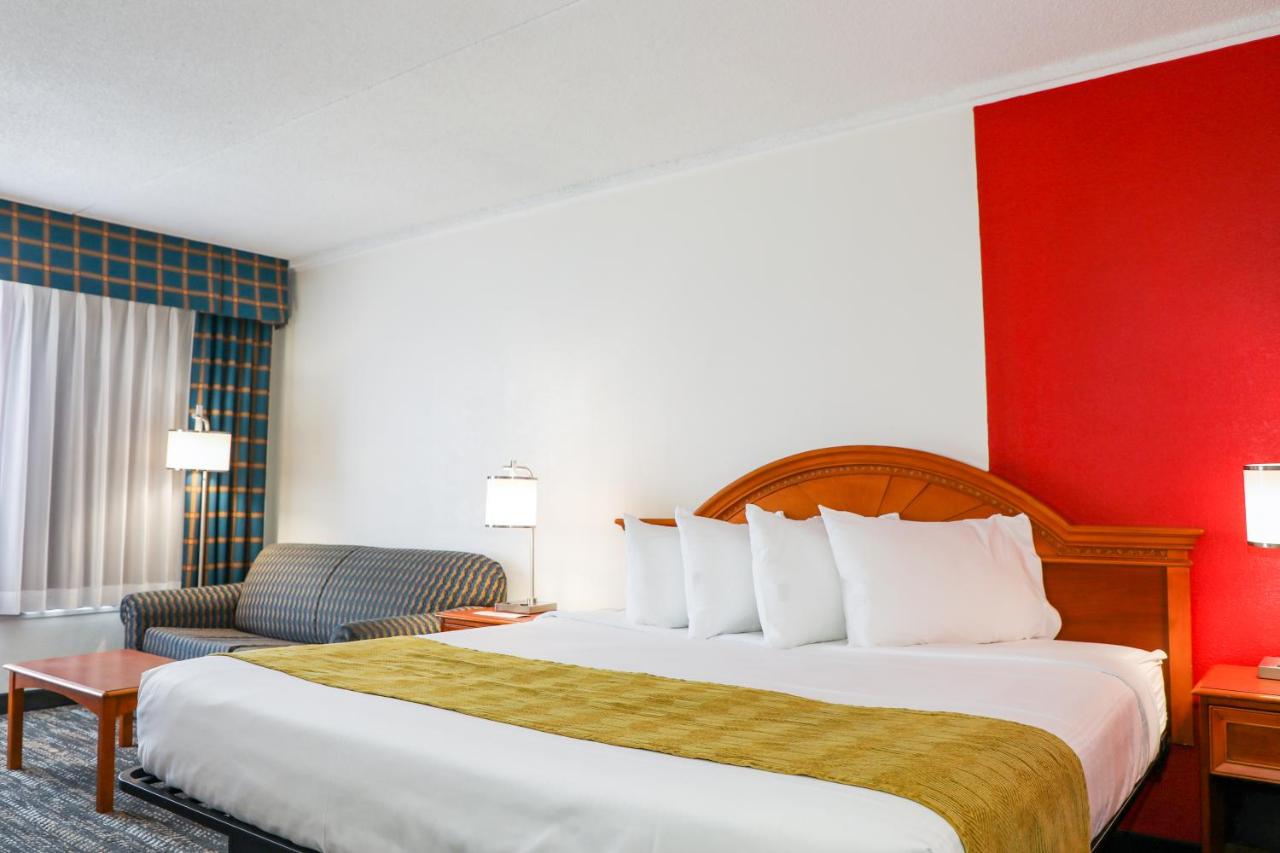 One-Bedroom King Suite - Non-Smoking at Ramada by Wyndham Cumberland Downtown
