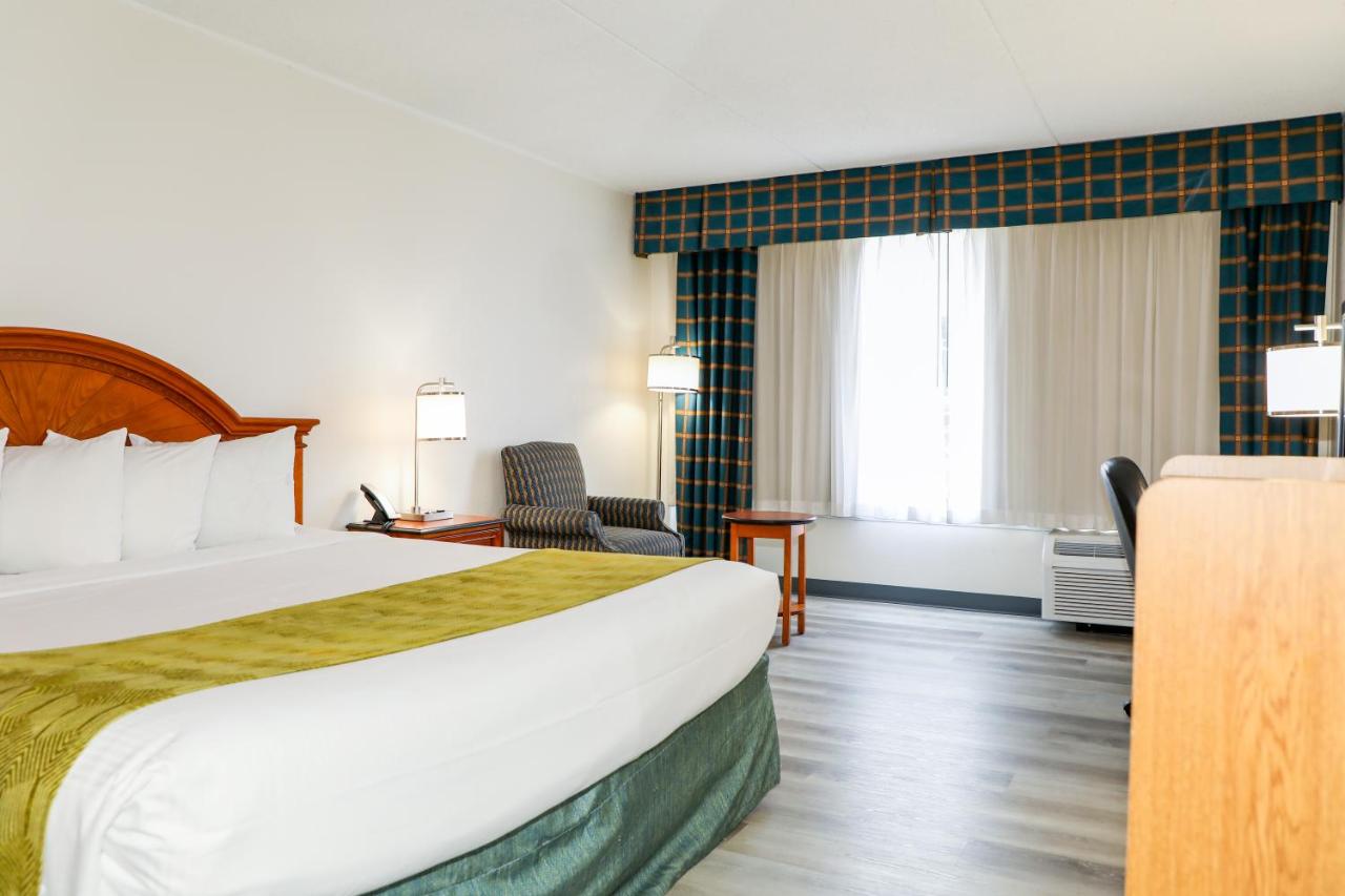 King Room - Disability Access/Non-Smoking at Ramada by Wyndham Cumberland Downtown