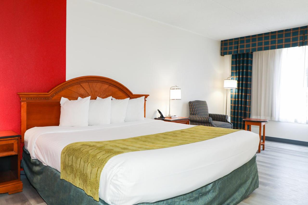King Room - Disability Access/Non-Smoking at Ramada by Wyndham Cumberland Downtown
