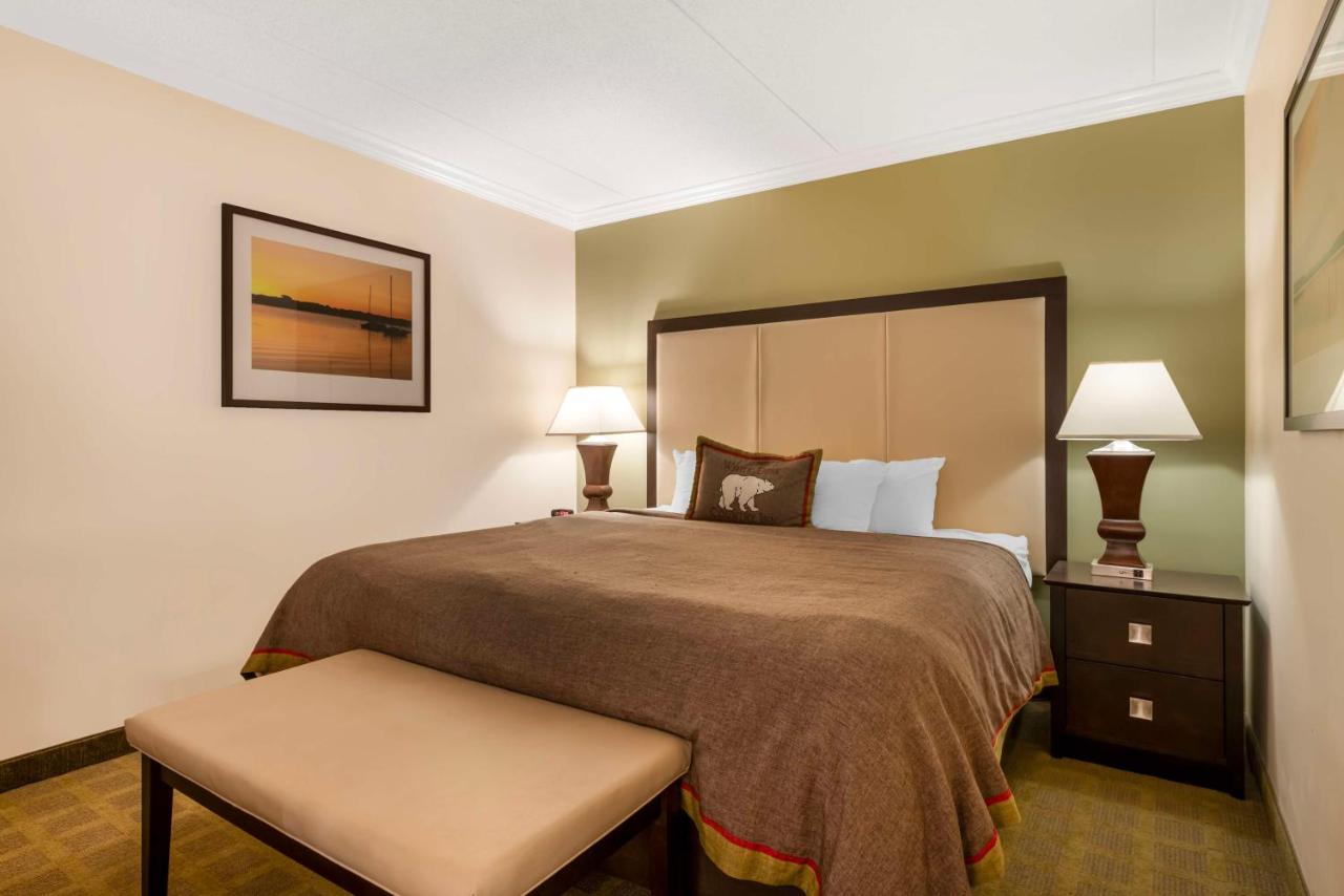 Deluxe King Suite with Sofa Bed at Best Western Plus White Bear Country Inn