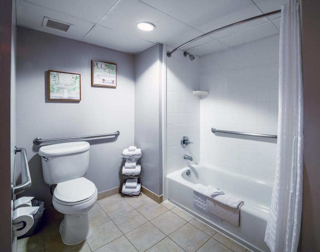 Queen Room with Two Queen Beds - Disability Access at Country Inn & Suites by Radisson, Ontario at Ontario Mills, CA