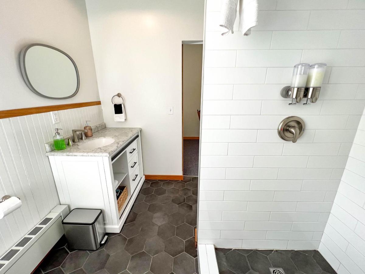Deluxe Double Room at Endion Station Inn | Hotel Next to Lake Superior