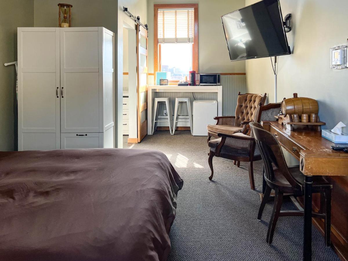 Deluxe Double Room at Endion Station Inn | Hotel Next to Lake Superior