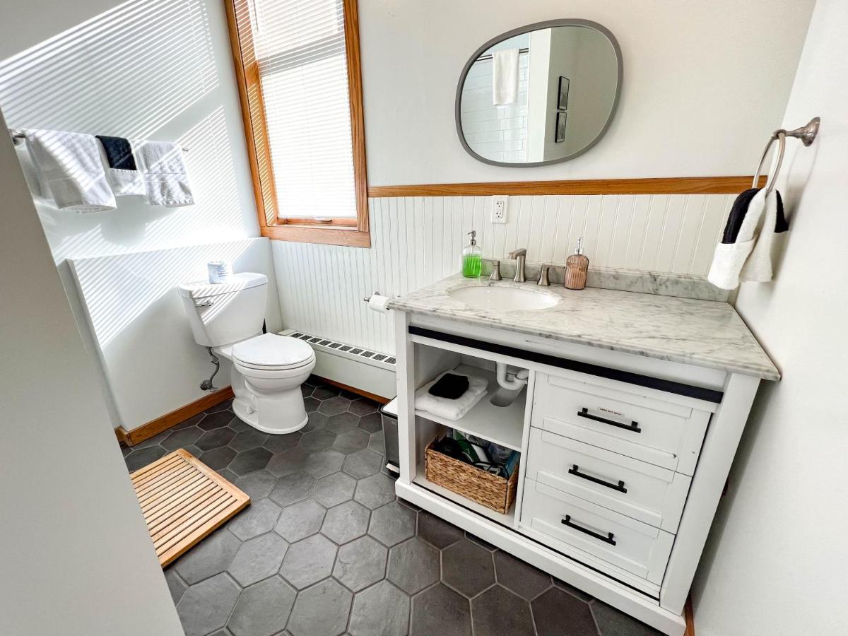 Deluxe Double Room at Endion Station Inn | Hotel Next to Lake Superior