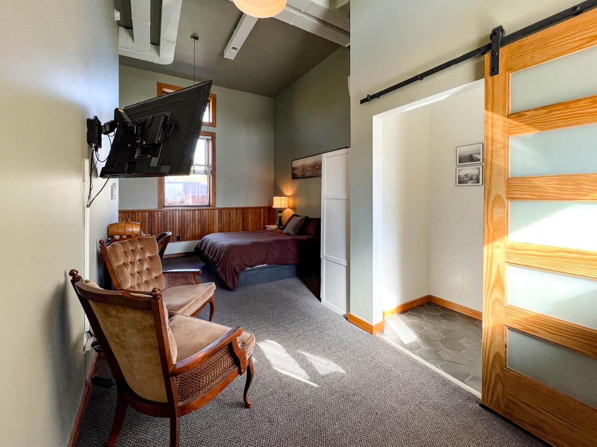 Deluxe Double Room at Endion Station Inn | Hotel Next to Lake Superior