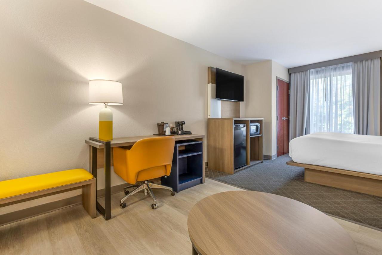 King Suite - Non-Smoking at Comfort Suites Columbia Northeast - Fort Jackson
