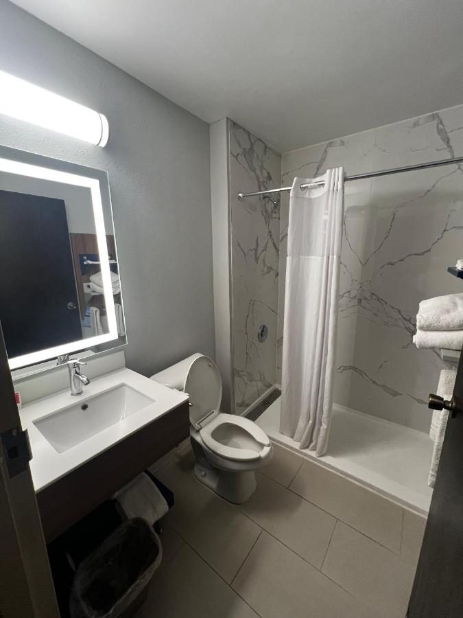 Queen Room - Mobility Access/Non-Smoking at Microtel Inn by Wyndham Atlanta Airport