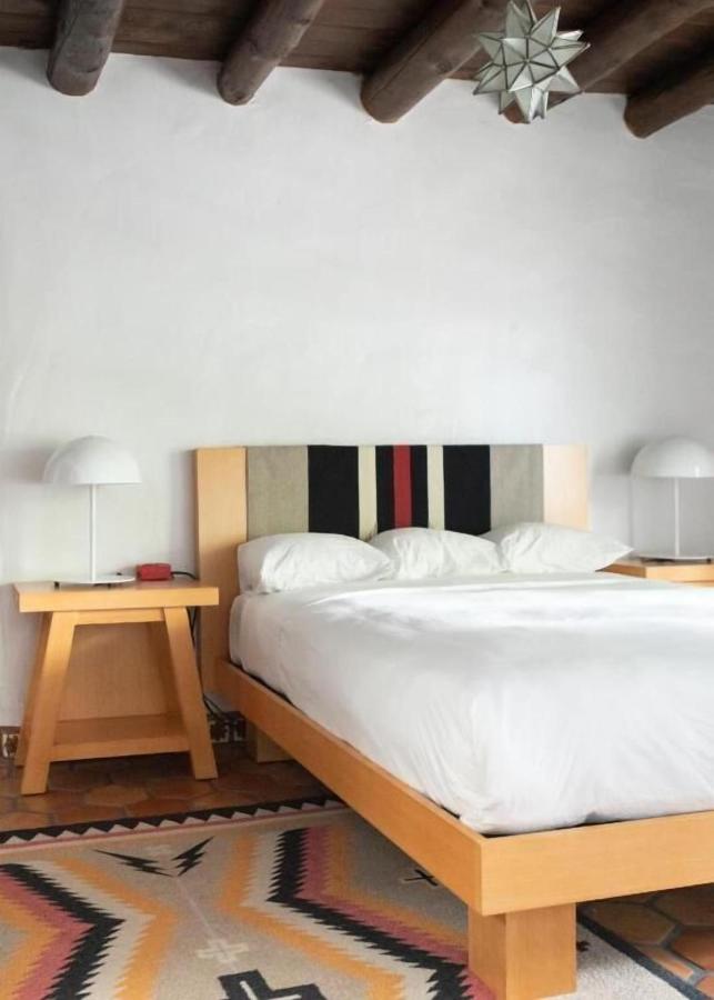 Standard King Room at El Rey Court