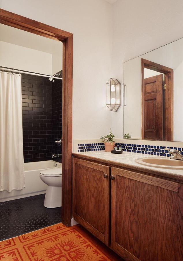King Room with Patio at El Rey Court