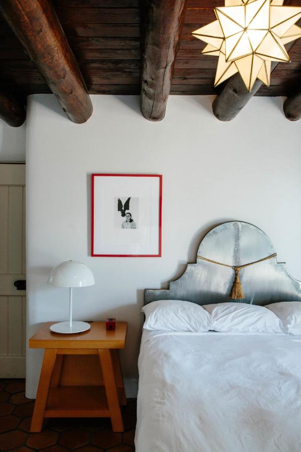Standard Queen Room at El Rey Court