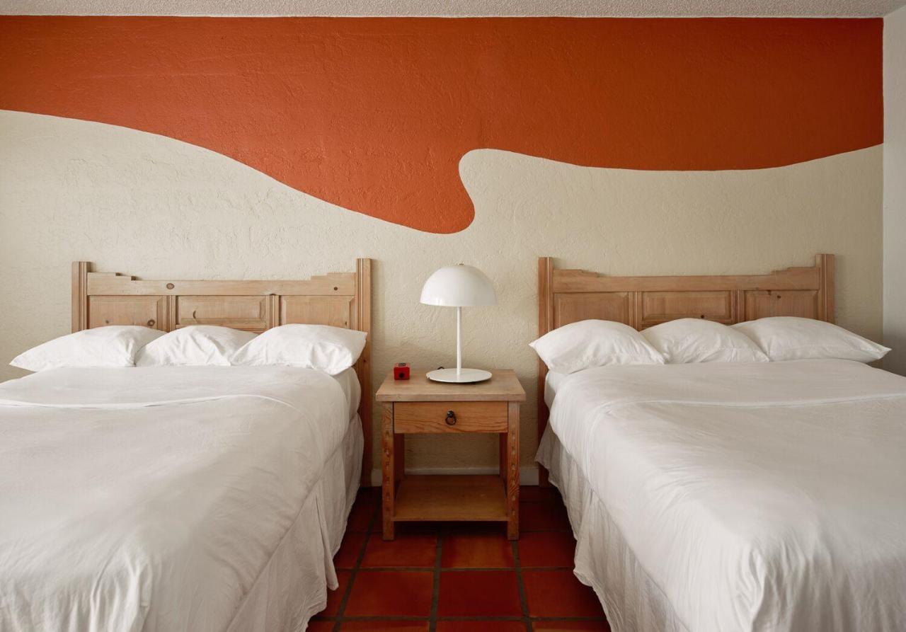 Standard Room with Two Queen Beds at El Rey Court