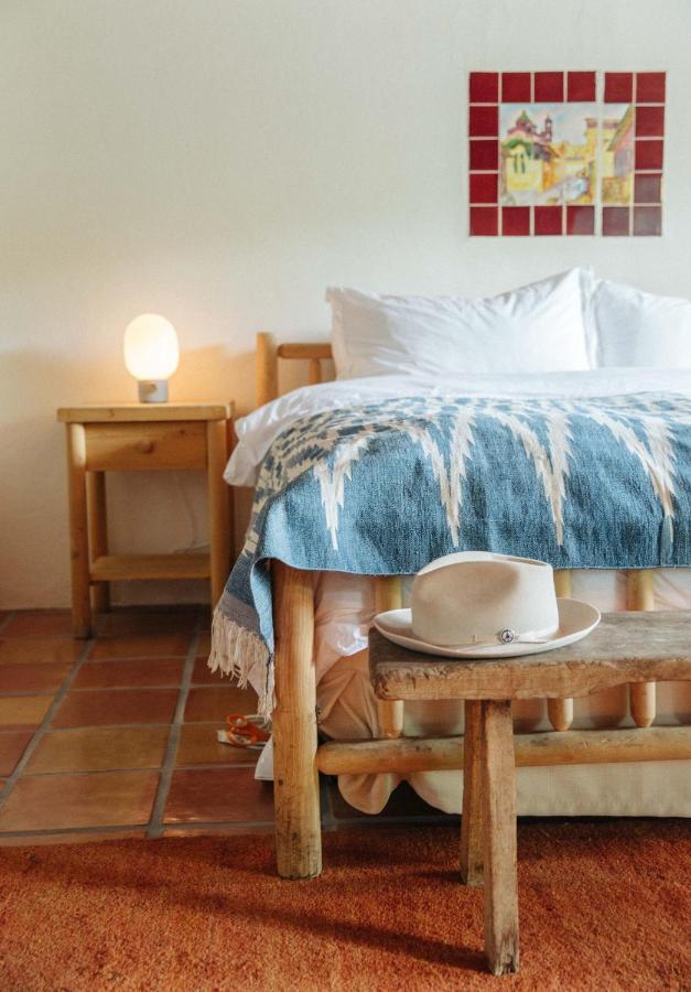 King Room with Kitchen at El Rey Court